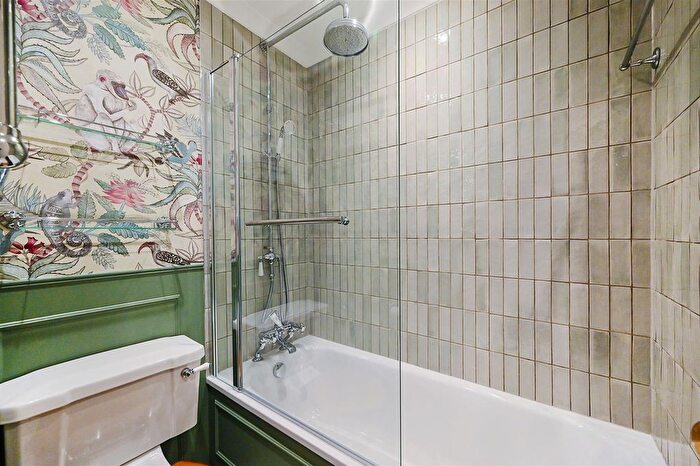 Studio To Rent In Elm Park Road, Chelsea, SW3