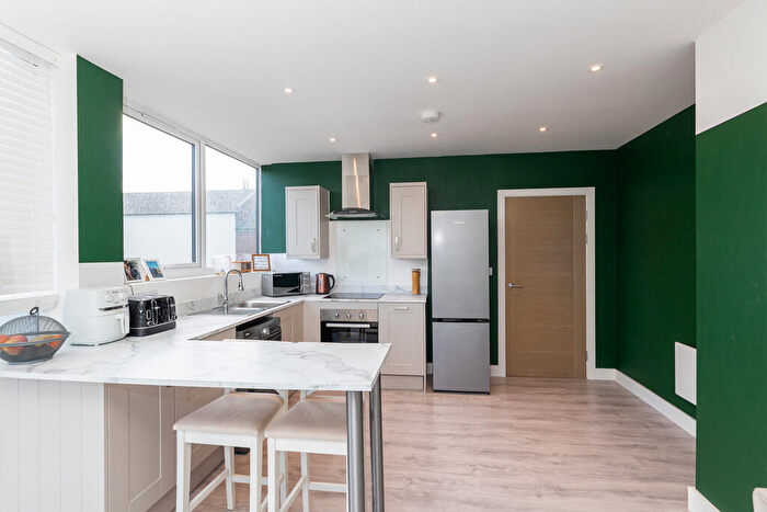 2 Bedroom Apartment For Sale In Flat, Crown House, Yarmouth Way, NR30