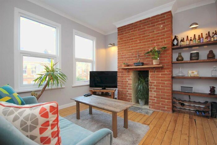 2 Bedroom Flat To Rent In Mersey Road, Walthamstow, E17