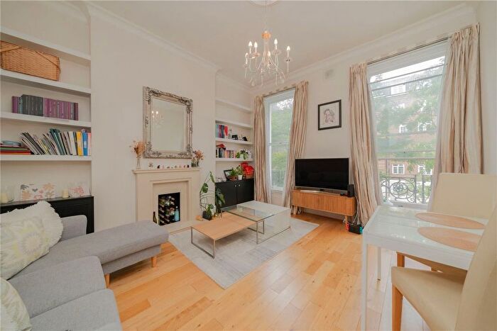 2 Bedroom Flat To Rent In A Earls Court Road, Kensington, W8