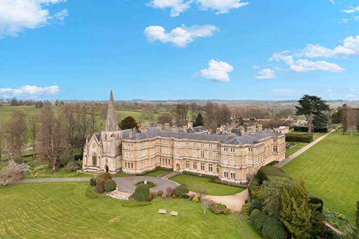 3 Bedroom Flat For Sale In Sherbourne House, Sherborne, The Cotswolds, GL54