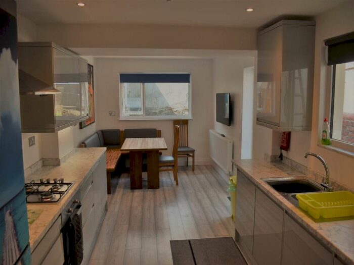 7 Bedroom House To Rent In Mackintosh Place, Cathays, CF24