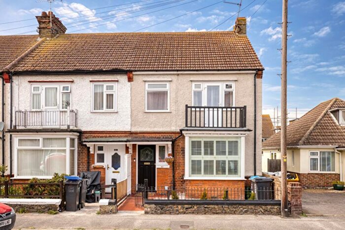 3 Bedroom End Of Terrace House For Sale In Beacon Road, Broadstairs, Kent, CT10