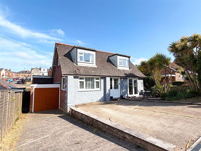 3 Bedroom Detached Bungalow For Sale In Alexandra Road, Cowes, PO31