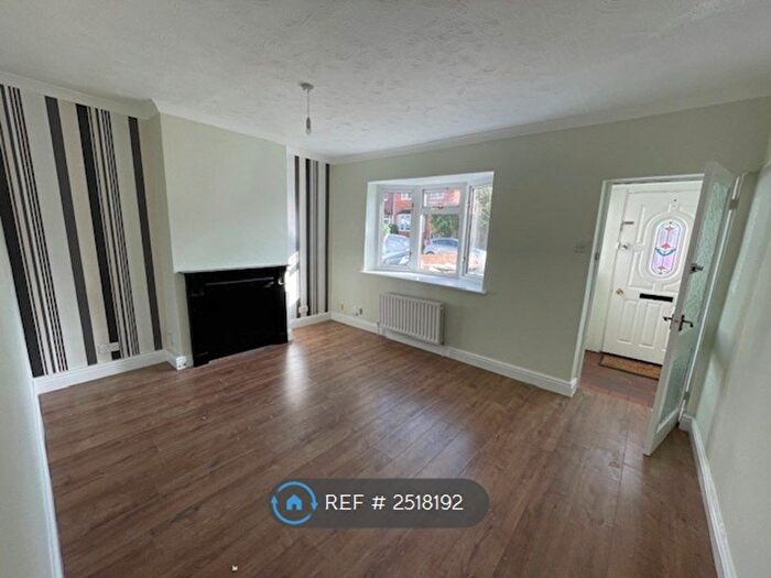 2 Bedroom Terraced House To Rent In Lower Newport Road, Aldershot, GU12