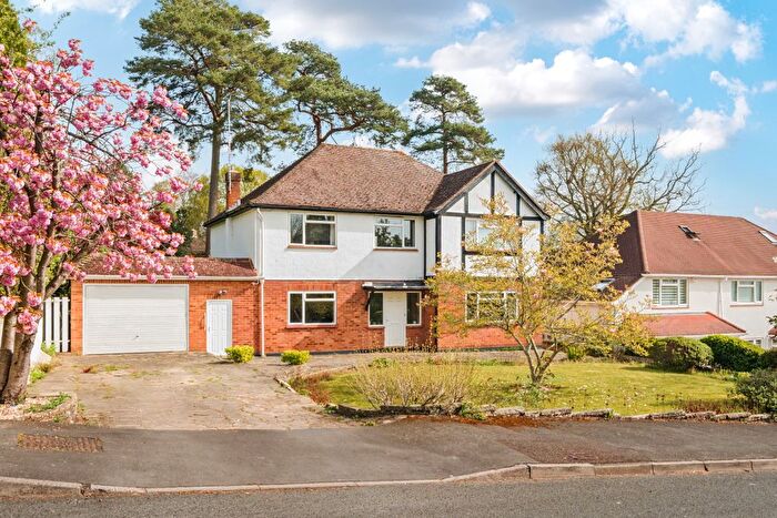 4 Bedroom Detached House For Sale In Hurst Close, Hook Heath, Woking, GU22