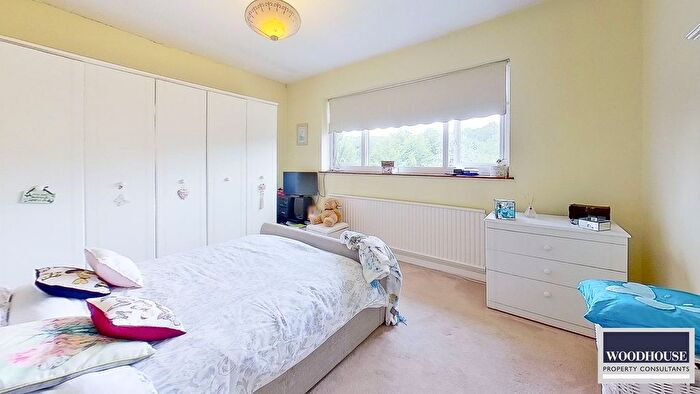 4 Bedroom Detached House For Sale In Hamlet Hill, Roydon, CM19