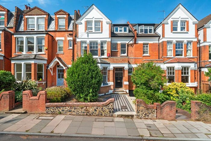 2 Bedroom Flat To Rent In Muswell Avenue, London, N10