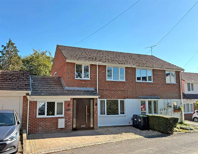 4 Bedroom Semi-detached House For Sale In Shearsbrook Close, Bransgore, Christchurch, Hampshire, BH23