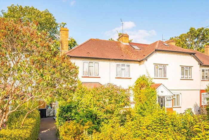 1 Bedroom Flat For Sale In Lionel Road North, Brentford, TW8