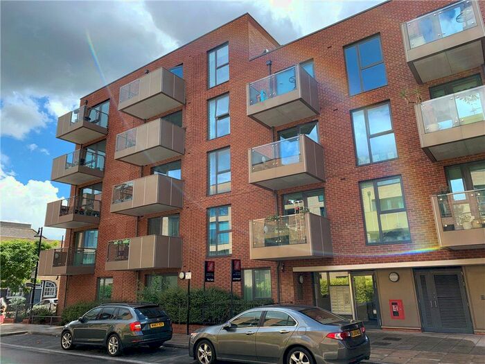 2 Bedroom Flat To Rent In Edmund Street, London, SE5