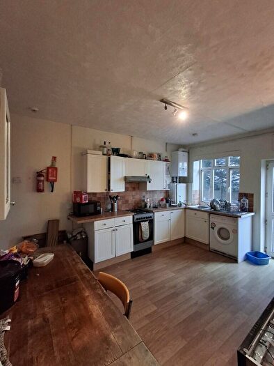 6 Bedroom Semi-Detached House To Rent In Cromwell Road, Bristol, BS6