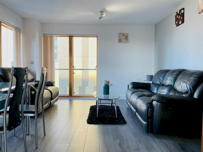2 Bedroom Flat To Rent In Jefferson Place, Fernie Street, Green Quarter, Manchester, M4