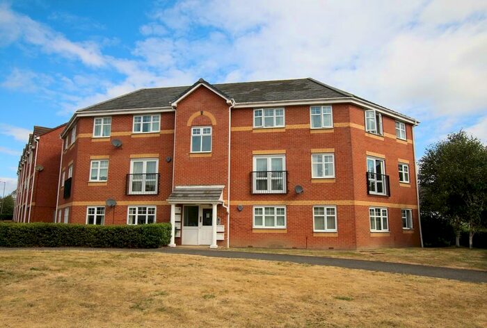 2 Bedroom Ground Flat To Rent In Wisteria Way, Bermuda Park, CV10