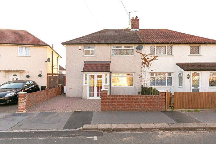 3 Bedroom Semi Detached House To Rent In Layton Crescent, Croydon, CR0