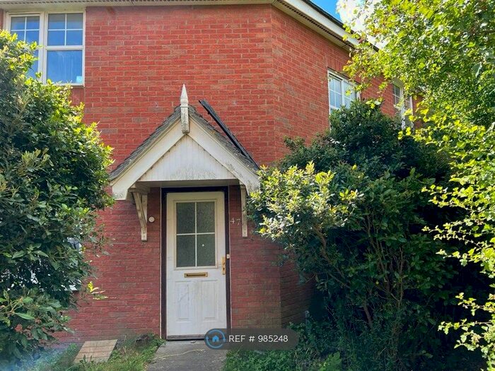 3 Bedroom Semi-Detached House To Rent In Lavender Close, Corby, NN18