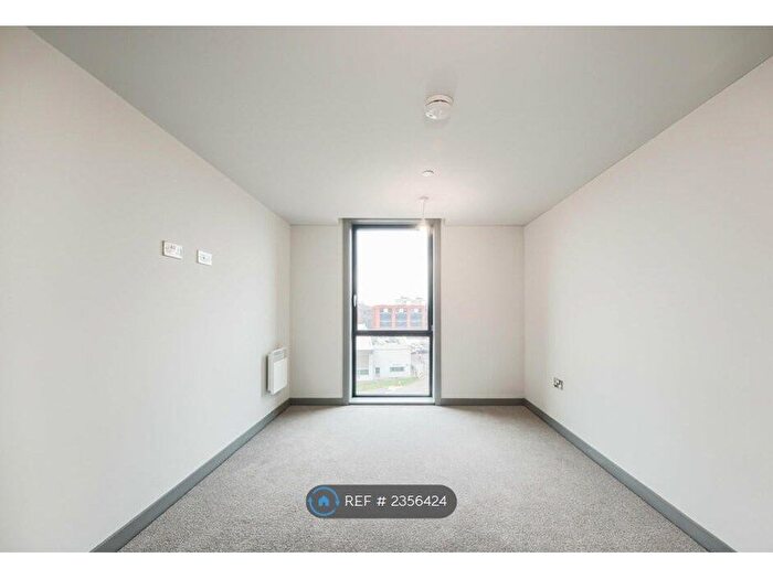 1 Bedroom Flat To Rent In Lowshoe Lane, Romford, RM5