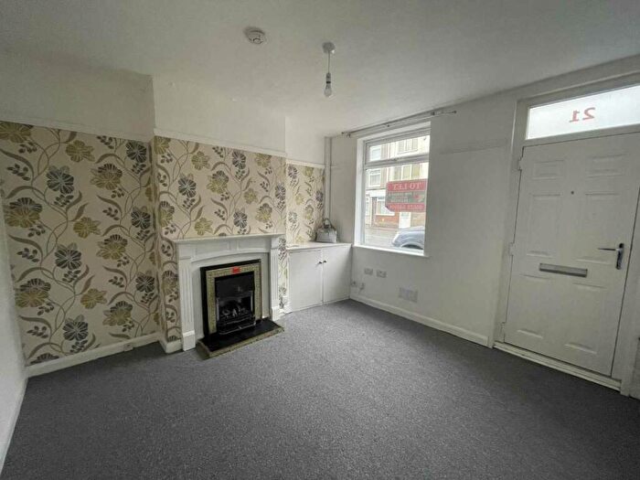 3 Bedroom Terraced House To Rent In Mansfield Road, Sutton In Ashfield, NG17