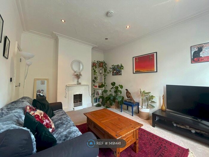 2 Bedroom Flat To Rent In Morris Lane, Leeds, LS5