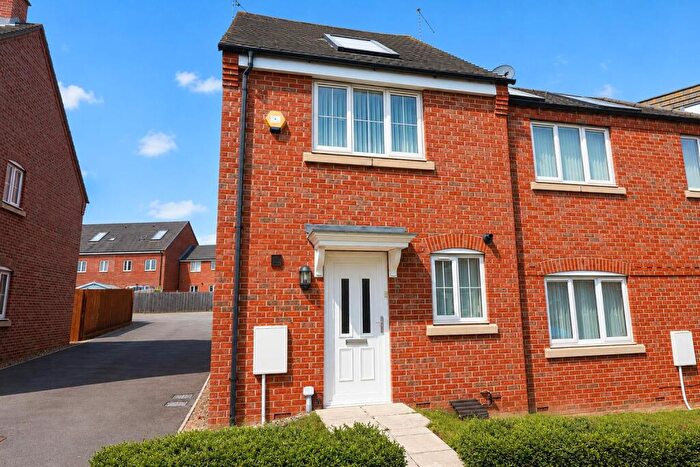 2 Bedroom End Of Terrace House For Sale In Tyne Way, Rushden, NN10