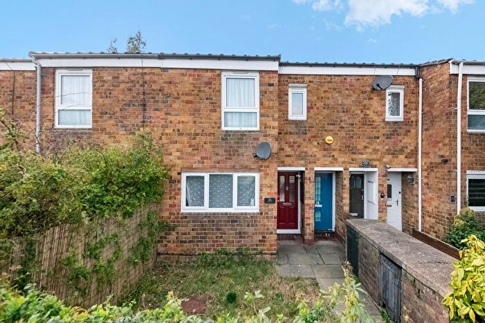 1 Bedroom Maisonette For Sale In Juniper Way, Hayes, UB3