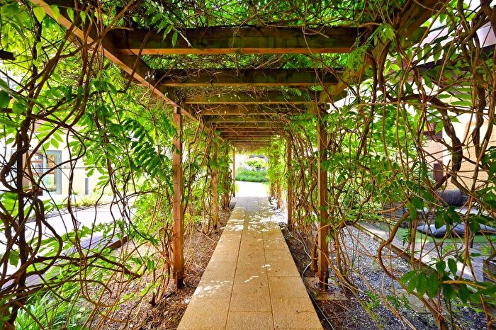 2 Bedroom Flat To Rent In Harrowby Street, Richbourne Court, London, W1H