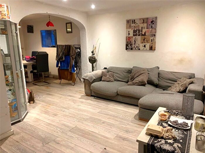 3 Bedroom Semi-Detached House For Sale In East Grinstead, West Sussex, RH19