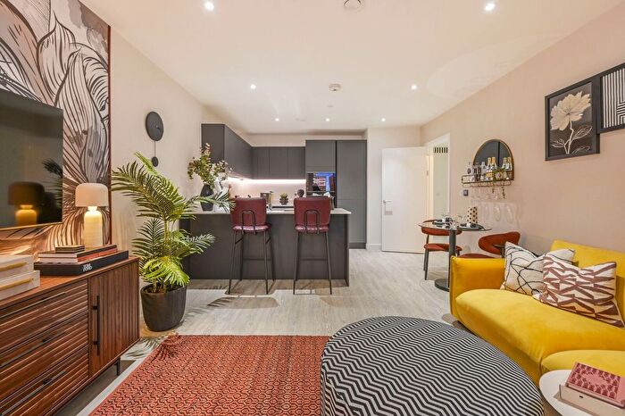 2 Bedroom Flat For Sale In Dagenham Green, Dagenham, RM9