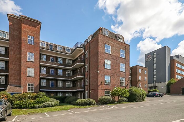 2 Bedroom Flat For Sale In Wellington House, Western Avenue, W5