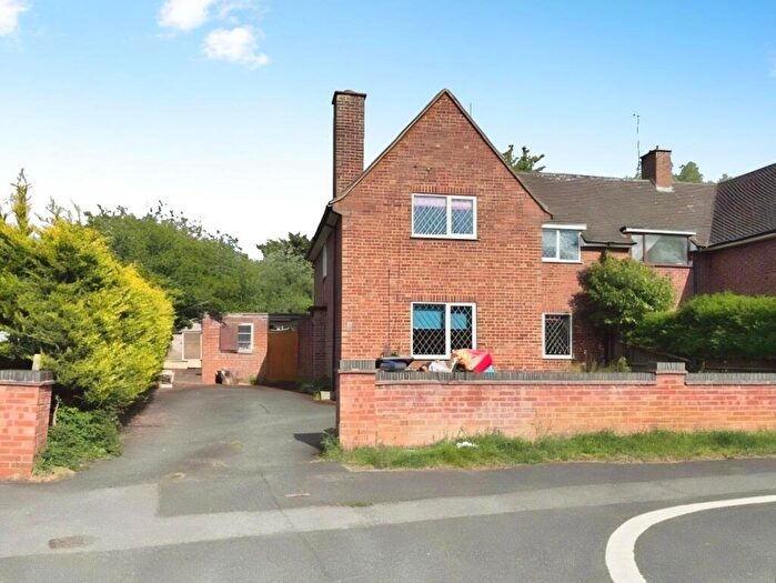 3 Bedroom Semi Detached House For Sale In Masons Road, Stratford-Upon-Avon, CV37