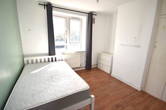 3 Bedroom Flat To Rent In Darling Row, Whitechapel, E1