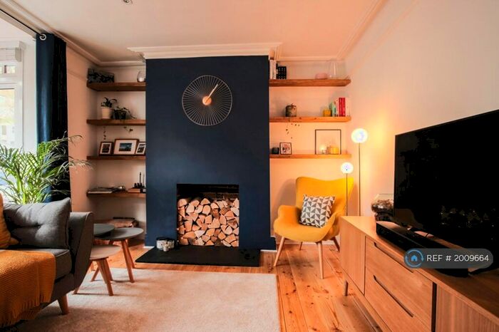 3 Bedroom Semi-Detached House To Rent In Peperharow Road, Godalming, GU7