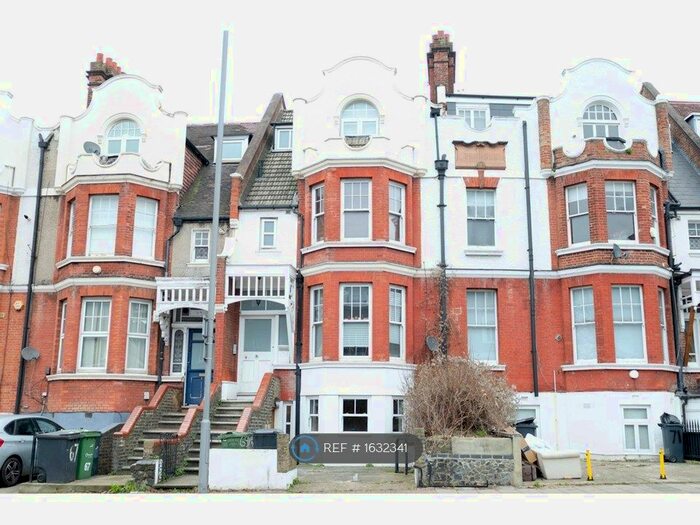 2 Bedroom Flat To Rent In Thurlow Park Road, London, SE21