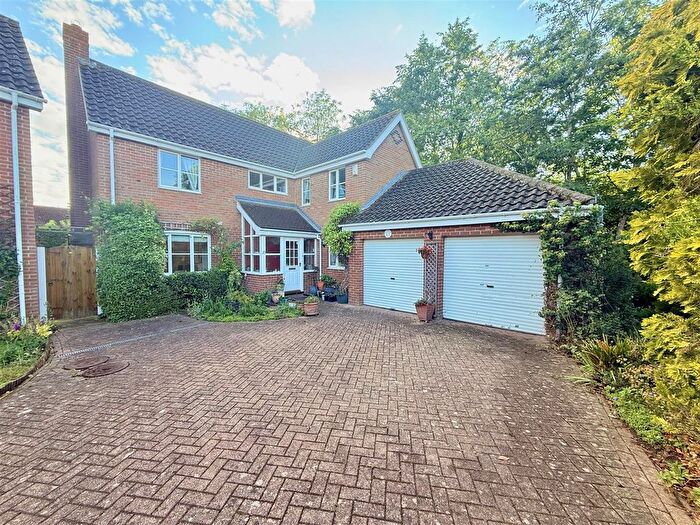 4 Bedroom Detached House For Sale In Peacock Chase, Wymondham, NR18