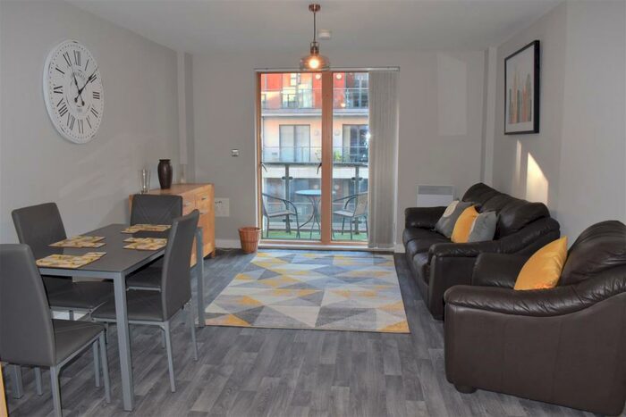 2 Bedroom Flat To Rent In Barton Place, Hornbeam Way, Manchester, M4