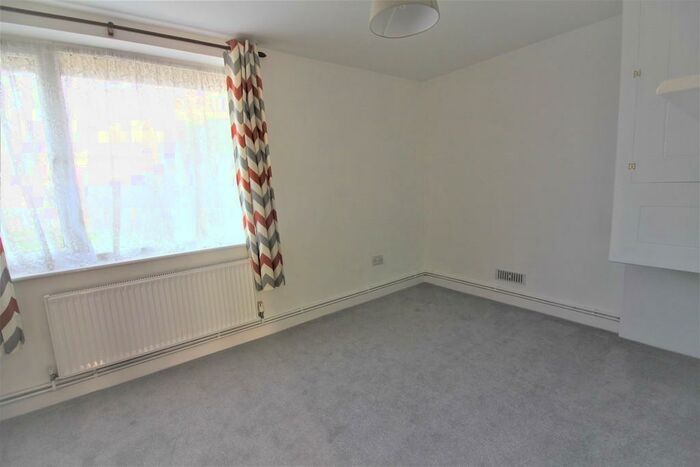 2 Bedroom Ground Flat To Rent In Pen Park Road, Bristol, BS10