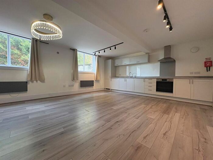 2 Bedroom Apartment To Rent In Lower Hillgate, Stockport, SK1