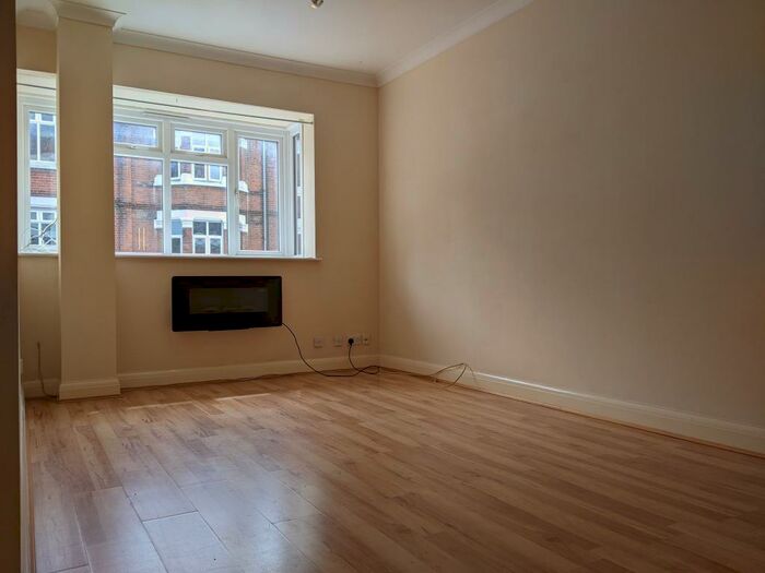 1 Bedroom Apartment To Rent In Woodcote Road, Wallington, SM6