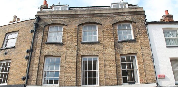 1 Bedroom Flat To Rent In Bed U/F The Borough, Canterbury, CT1