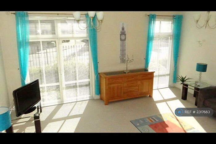 2 Bedroom Flat To Rent In Balmoral Square, Aberdeen, AB10