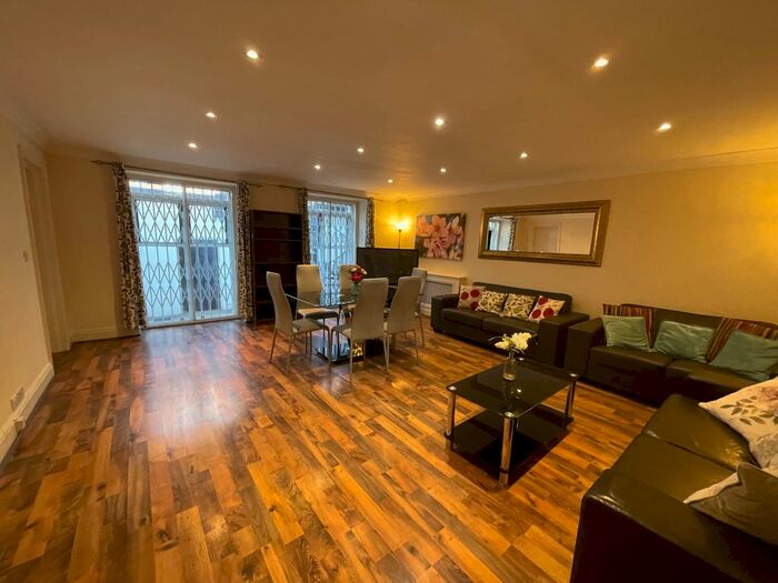 2 Bedroom Flat To Rent In Princes Gate, London, SW7