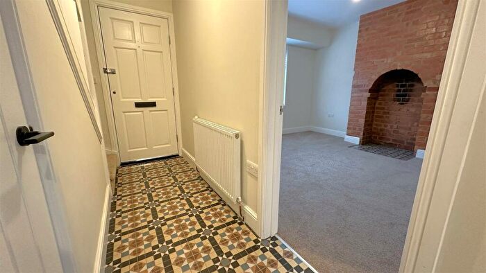 3 Bedroom Semi-Detached House For Sale In Victoria Road, Stirchley, Birmingham, B30