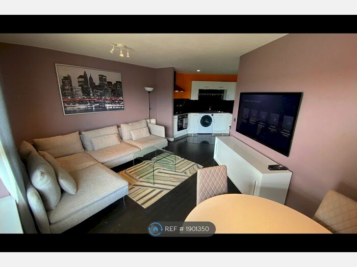 2 Bedroom Flat To Rent In Clarkson Court, Hatfield, AL10