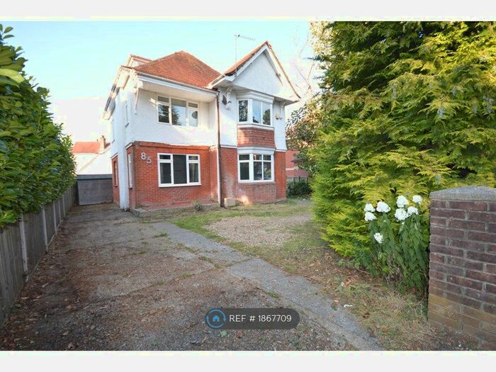 6 Bedroom Detached House To Rent In Talbot Road, Bournemouth, BH9