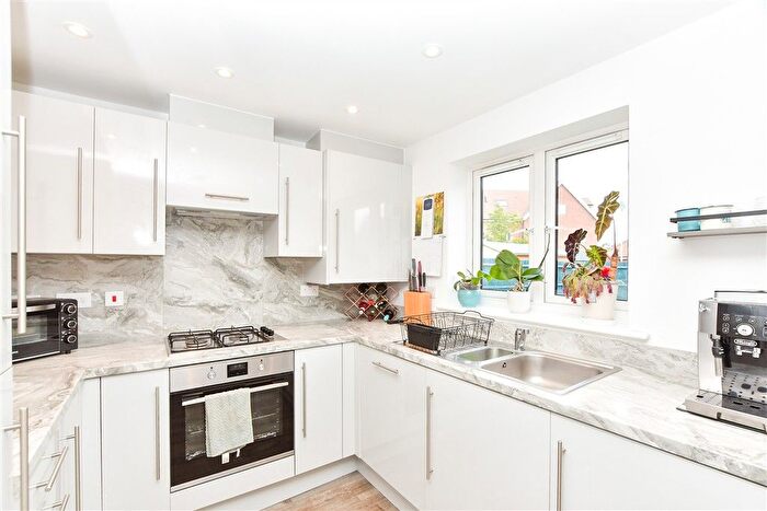 3 Bedroom Semi-detached House For Sale In Rathbone Crescent, Horley, Surrey, RH6