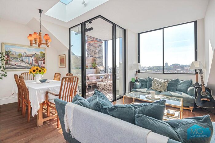3 Bedroom Maisonette For Sale In Lady Margaret Road, London, NW5