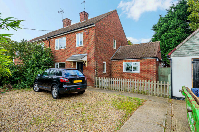 4 Bedroom Semi-Detached House For Sale In Mill Gate, Whaplode, PE12