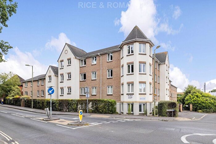 2 Bedroom Flat To Rent In Victoria Road, Farnborough, GU14