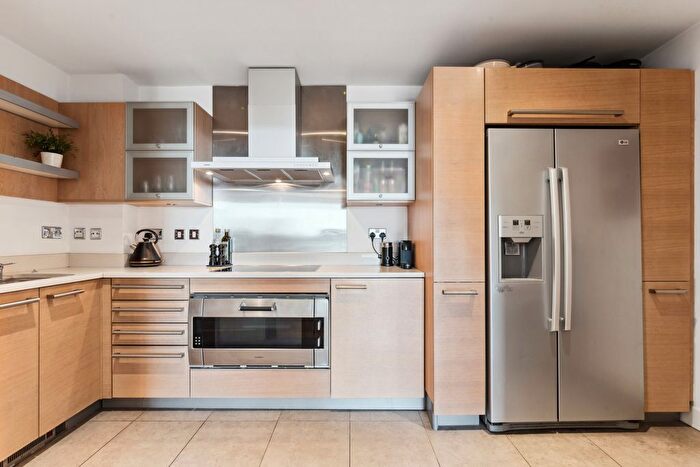 2 Bedroom Flat For Sale In Fountain House, The Boulevard, SW6