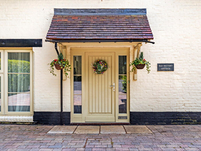 4 Bedroom Detached House For Sale In Park Lane, Winchester, SO21